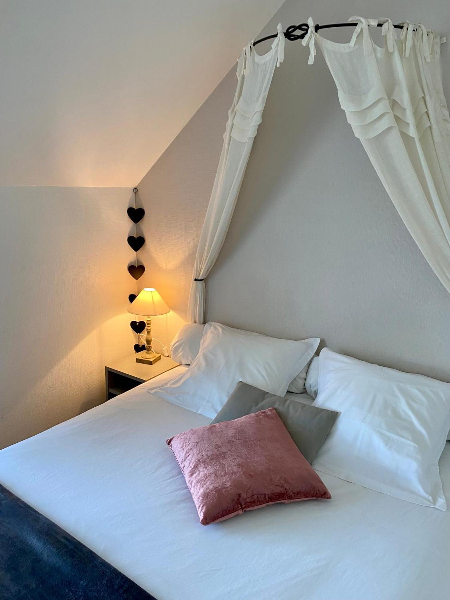 Courtils Le Relais De La Hardiesse 6Km Mont St Michel - Chambres Doubles - Suite Spa Privatif מראה חיצוני תמונה